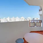 Red Velvet 1 Bdr Flat With Balcony By Lovelystay Apartmán *