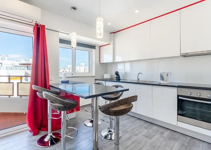 Apartment Red Velvet 1 Bdr Flat With Balcony By Lovelystay *