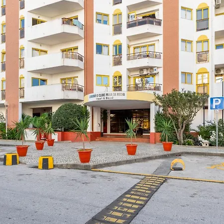 Red Velvet 1 Bdr Flat With Balcony By Lovelystay