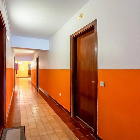 Red Velvet 1 Bdr Flat With Balcony By Lovelystay * Portimao